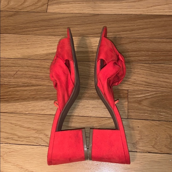 High heels - Picture 2 of 2